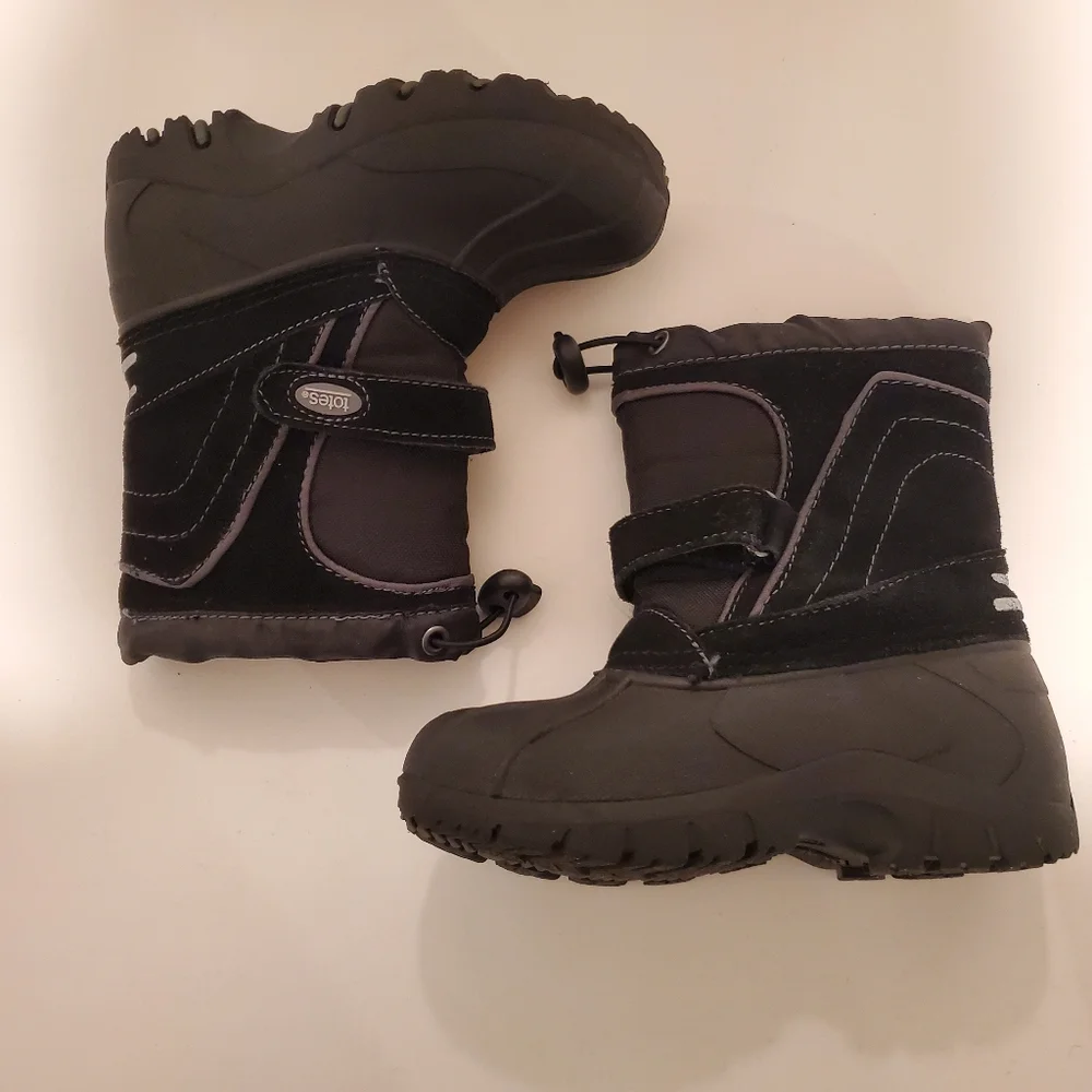 Totes Snow Boots Boy's Size 9